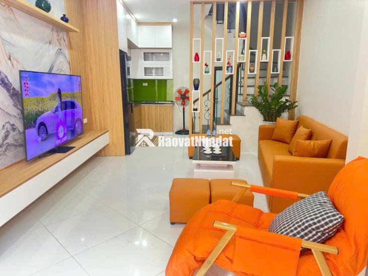 Bán nhà Định Công, 34m2, MT 3.7m, ngõ ô tô tránh đỗ ngày đêm, giá 6,1 tỷ